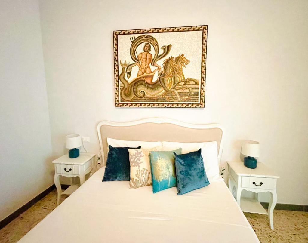 Trapani Centro Storico Apartment, Great Central Location! All New Furniture And Appliances! Luaran gambar