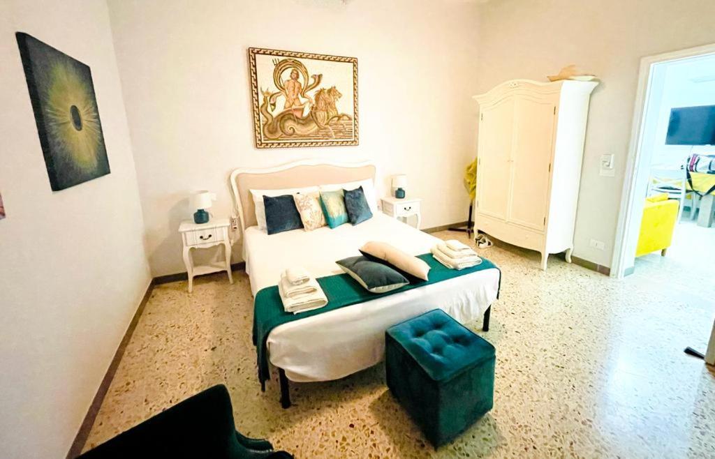Trapani Centro Storico Apartment, Great Central Location! All New Furniture And Appliances! Luaran gambar